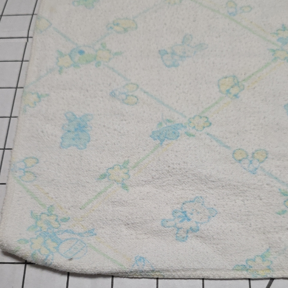 Flannel Cream and Blue Receiving Baby Blanket, 28x32, Preloved - Picture 3 of 16